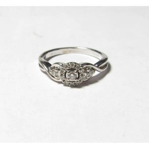 Natural diamond halo ring